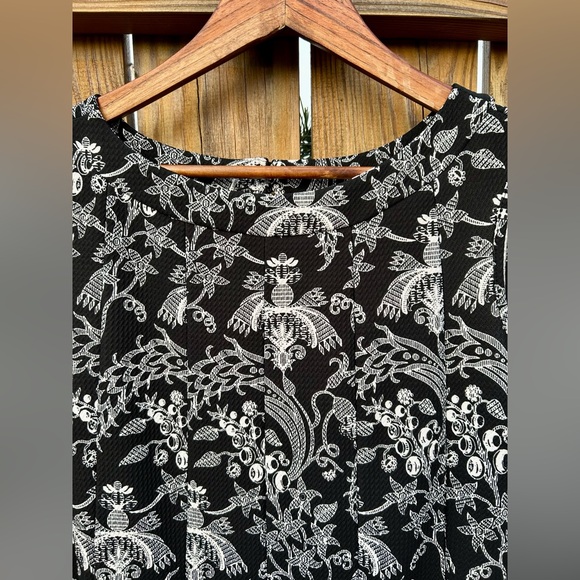 HAANI Dress Red Black Floral Sleeveless  PXL - Picture 4 of 9